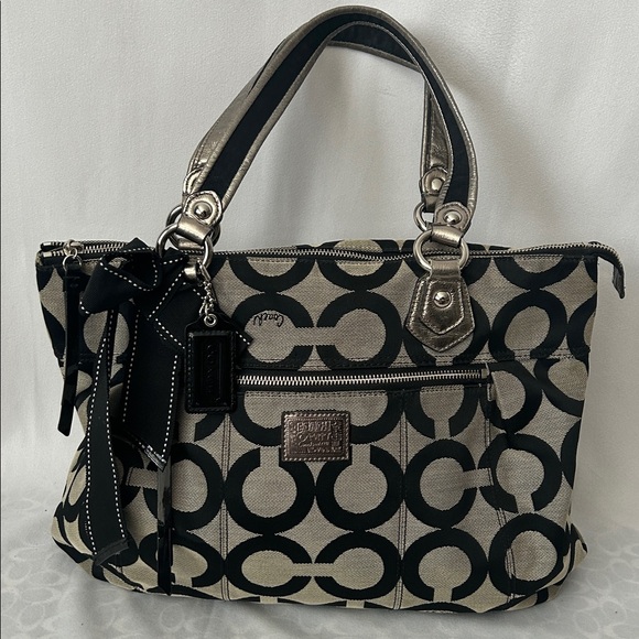 Coach Handbags - Coach Grey/Black Signature C Print Classic Poppy Travel Tote Bag Purse 🌺🌺